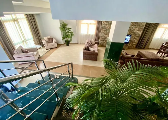 Villa In Heart Of Gurdaka