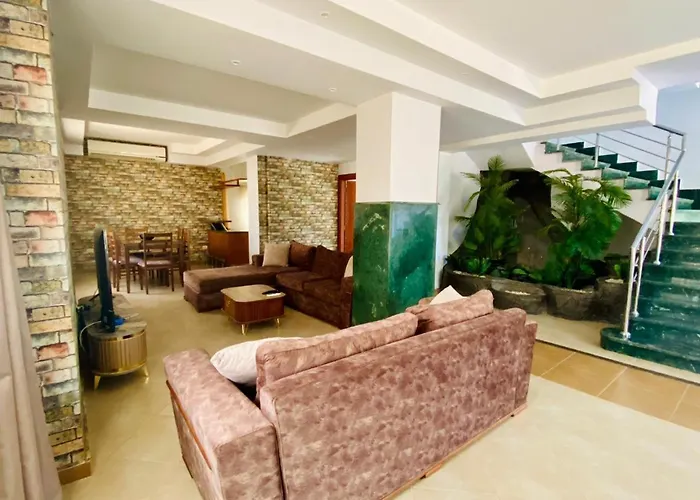 Villa In Heart Of Gurdaka